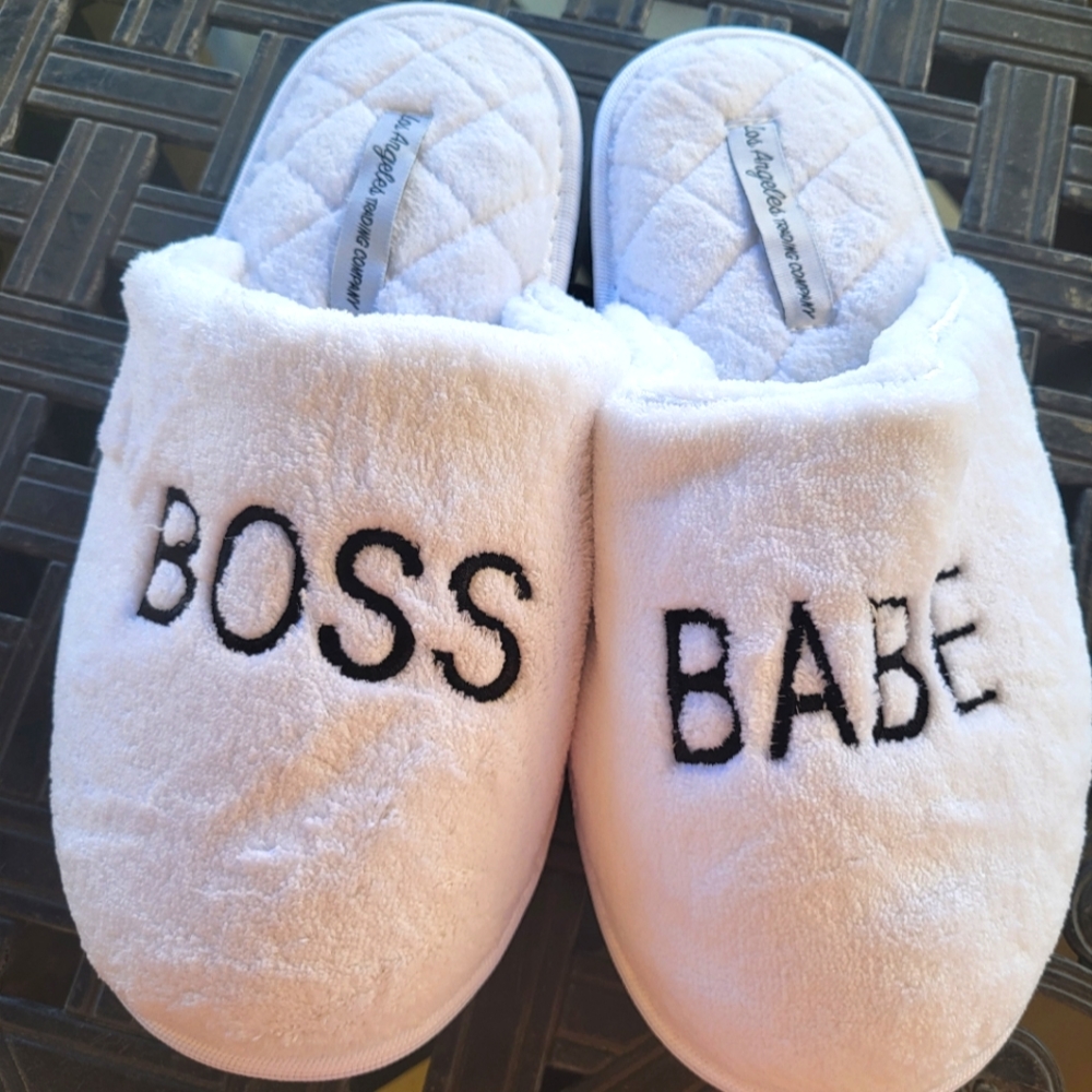 Women's soft, cozy, comfy slippers embroidered with "BOSS BABE" .